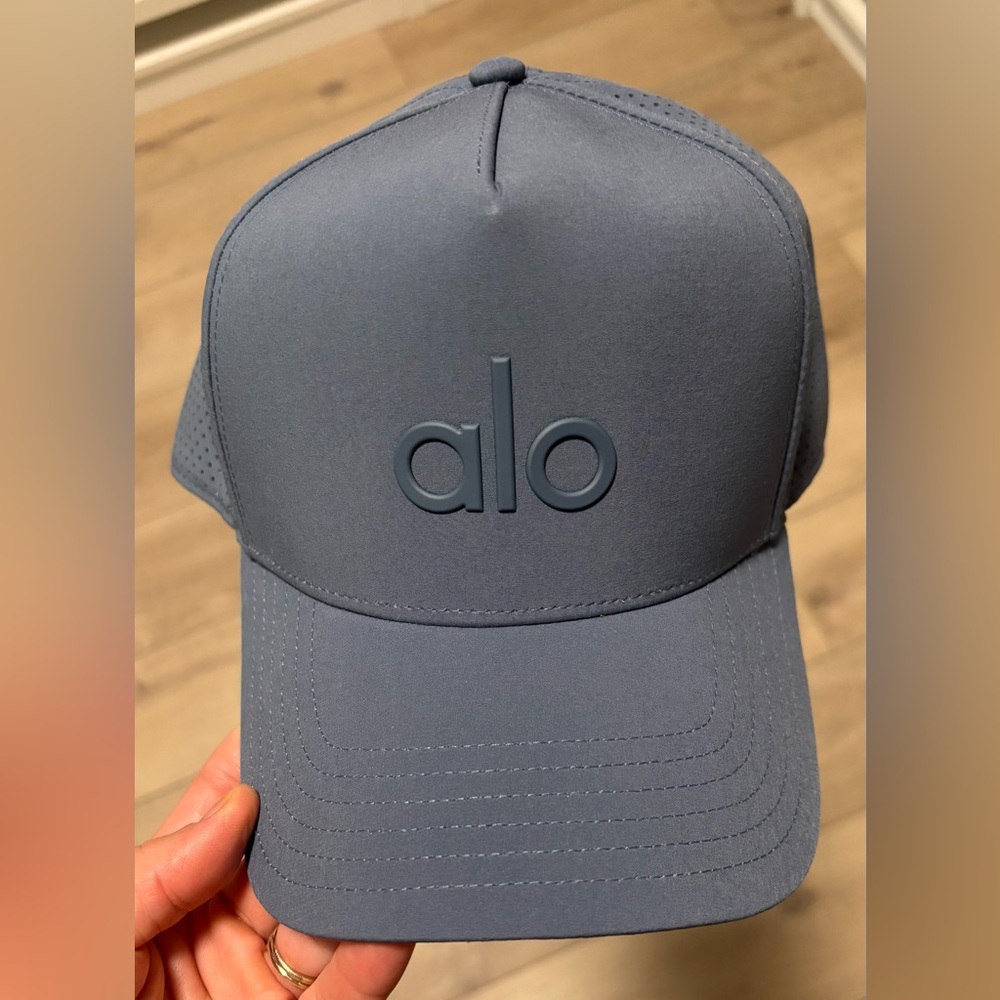 ALO Yoga Performance Trucker Hat